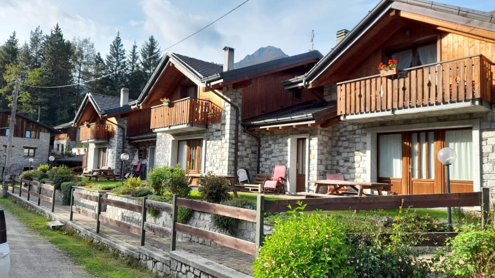 Casa Vacanze Emilio Temù エクステリア 写真